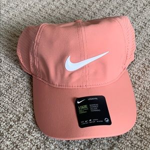 Nike Women’s AeroBill Hat